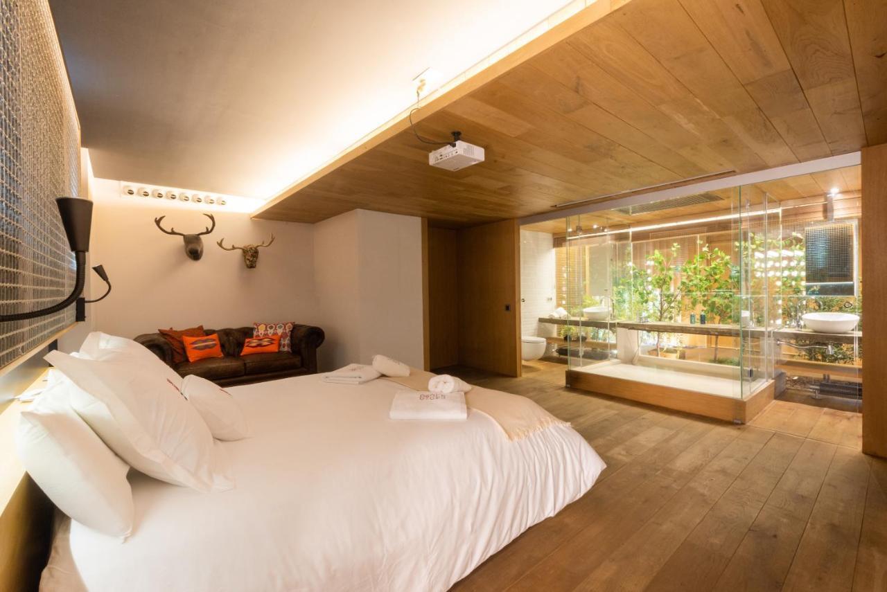 Petit Luxe Loft Apartment Terrassa Bagian luar foto