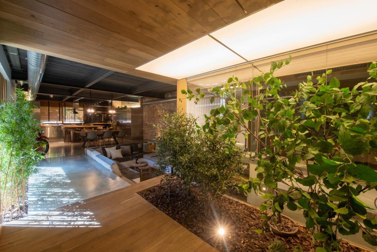 Petit Luxe Loft Apartment Terrassa Bagian luar foto