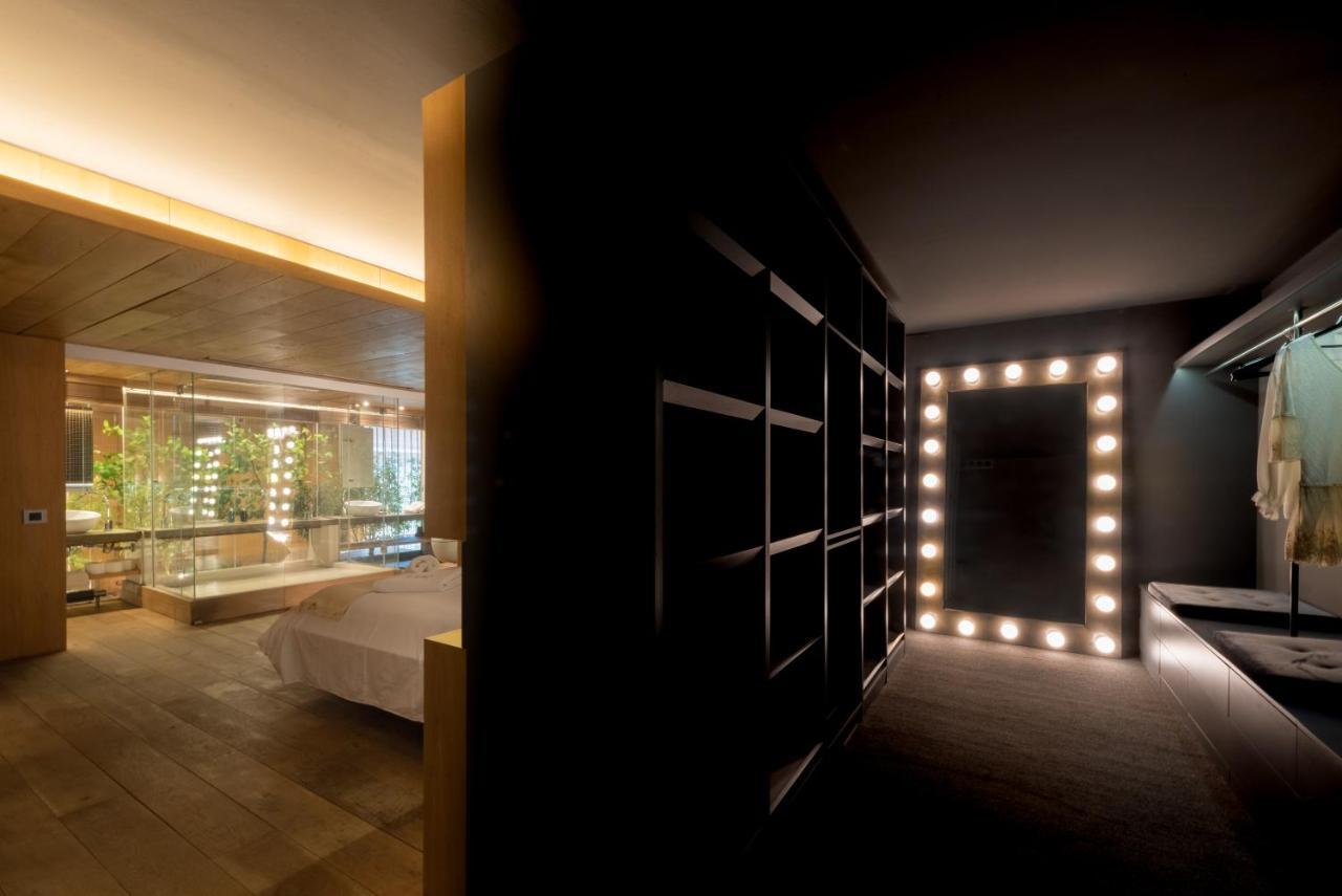 Petit Luxe Loft Apartment Terrassa Bagian luar foto