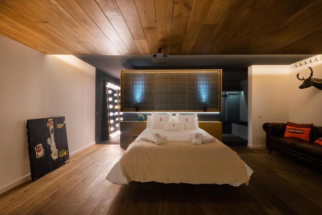 Petit Luxe Loft Apartment Terrassa Bagian luar foto