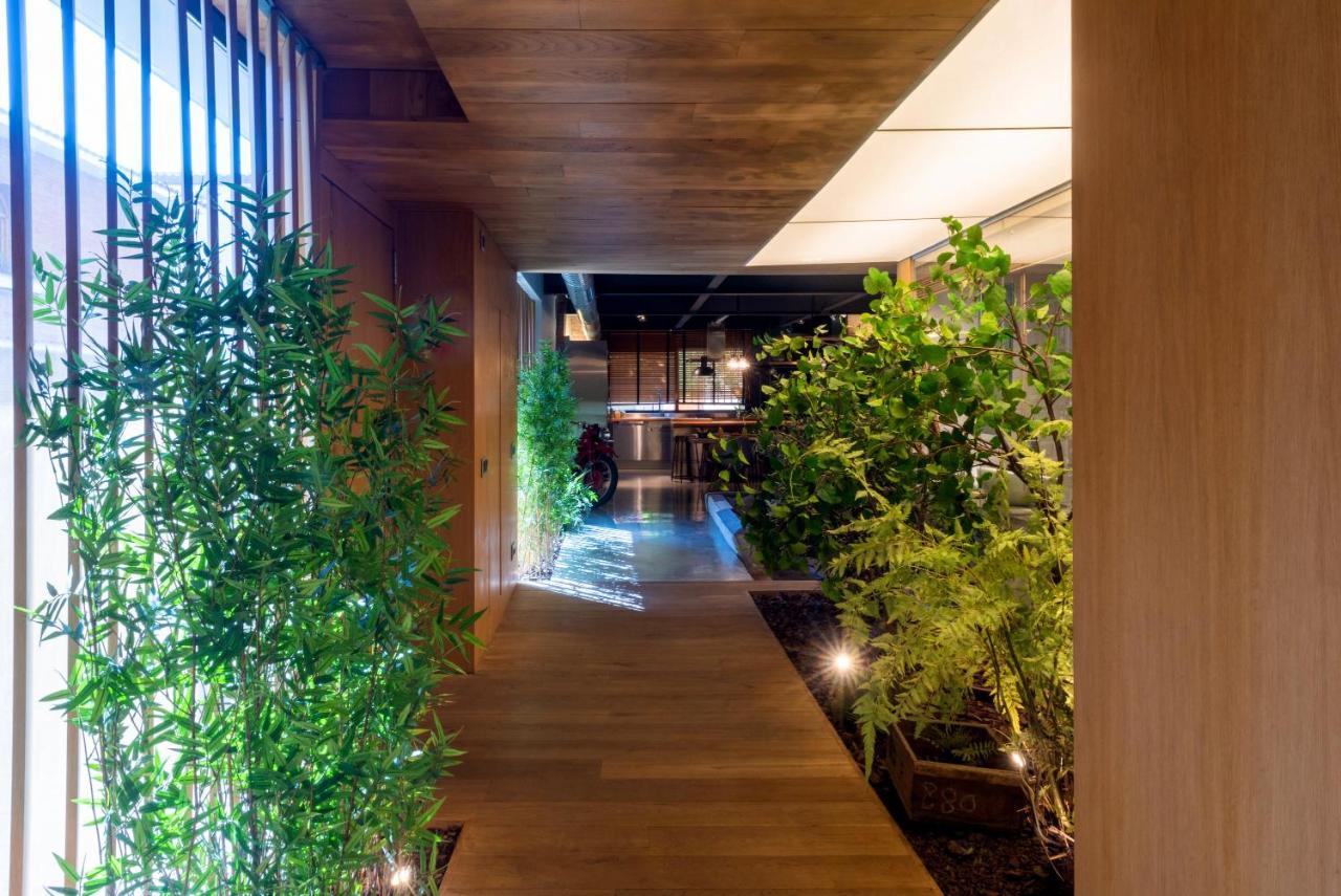 Petit Luxe Loft Apartment Terrassa Bagian luar foto