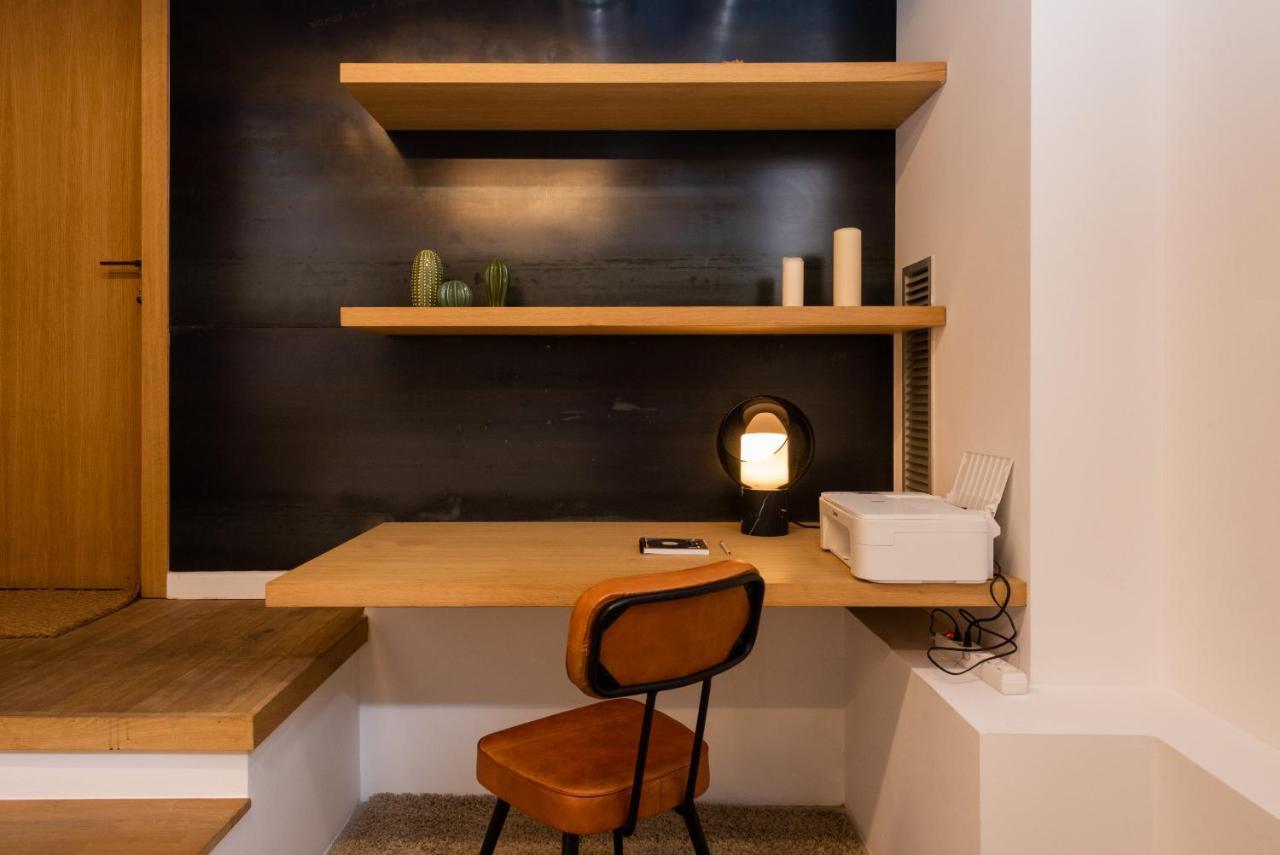 Petit Luxe Loft Apartment Terrassa Bagian luar foto